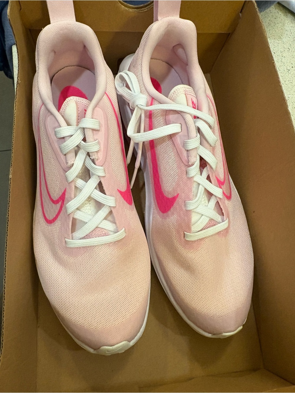 NWT Nike Womens Air Zoom Arcadia 2 GS 'Pink Foam Hyper Pink' sneakers. Size 8.5 - Picture 2 of 5